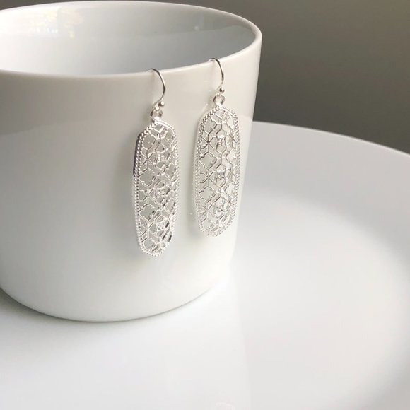 NEW Oval Filigree Earrings (silver) - Picture 6 of 7